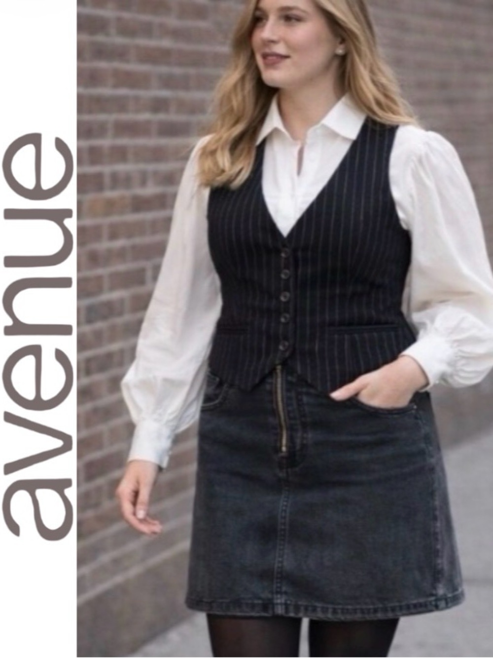 26/28W Avenue Black Denim Mini Skirt with Zip Front and Elastic Waist Inserts